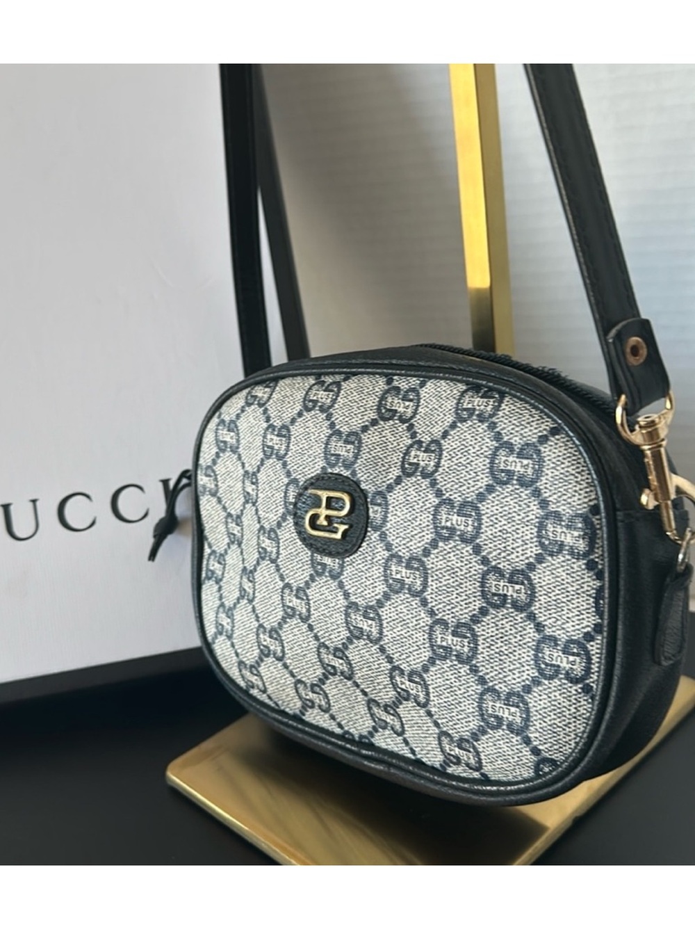🛑PRICE DROP🛑Authentic Gucci Plus Shoulder /Crossbody Bag.
